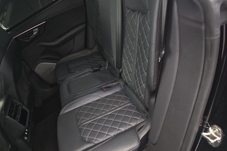 Audi Q8 2020 car image #14