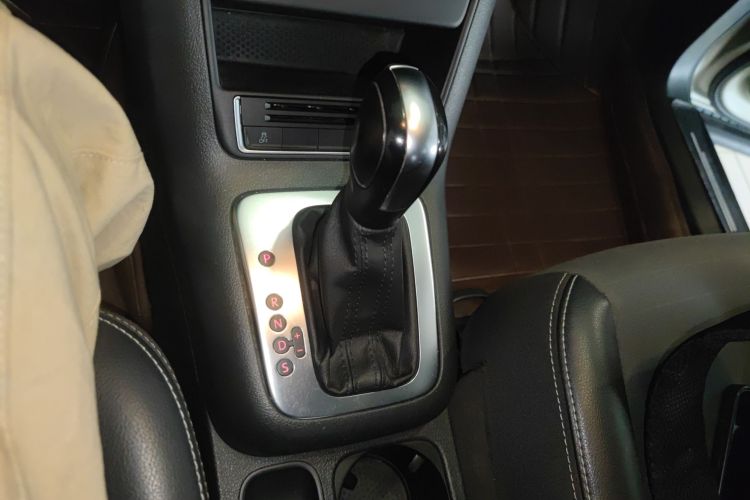 Volkswagen Tiguan 2016 #14 Volkswagen Tiguan 2016 car image #14