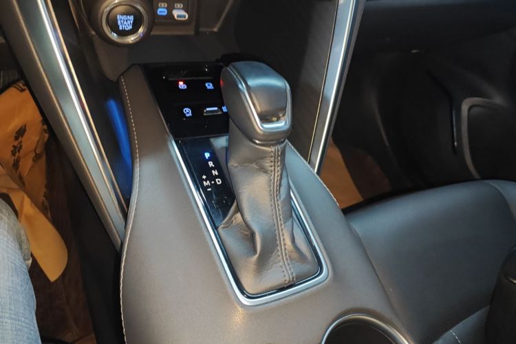 Toyota Harrier 2023 immagine di auto #14