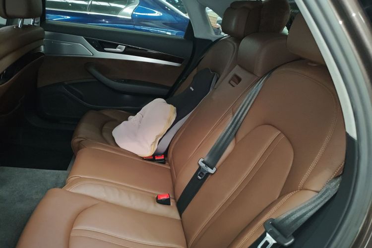 Audi A8 2016 car image #14