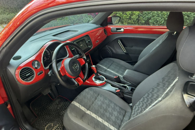 Volkswagen Beetle 2018 immagine di auto #14