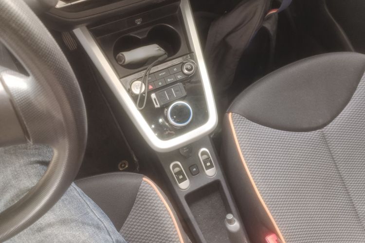 BYD e1 2021 car image #14