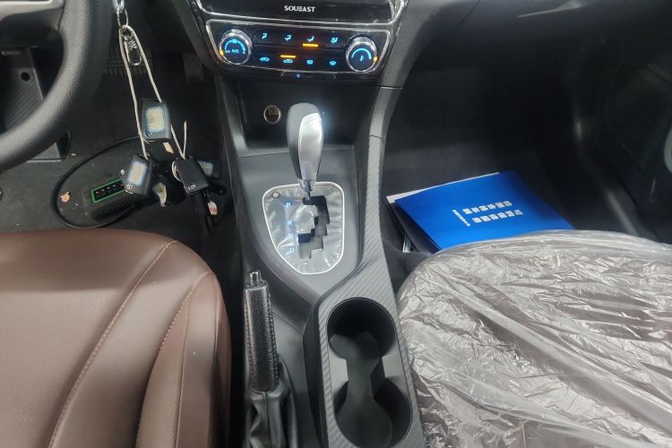 Soueast A5 Wing Dance 2023 #14 Soueast A5 Wing Dance 2023 car image #14