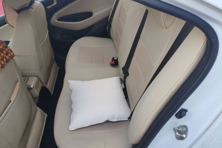 Hyundai Reina 2018 #14 Hyundai Reina 2018 car image #14