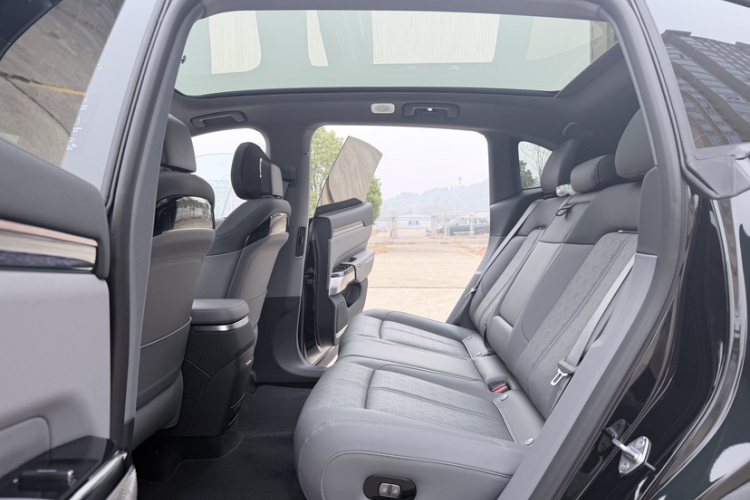 极氪 极氪7X 2025 汽车图片 #14