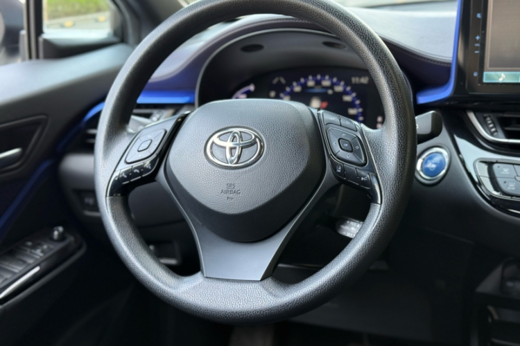 Toyota C-HR EV 2021 изображение автомобиля #14