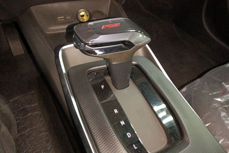 Chevrolet Tracker 2025 изображение автомобиля #14