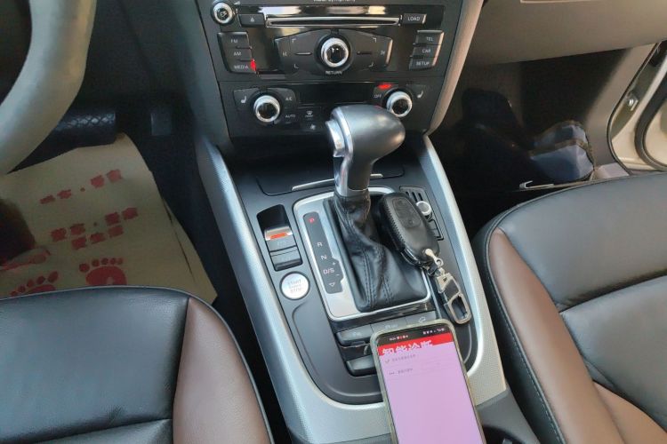 Audi Q5 2017 car image #14