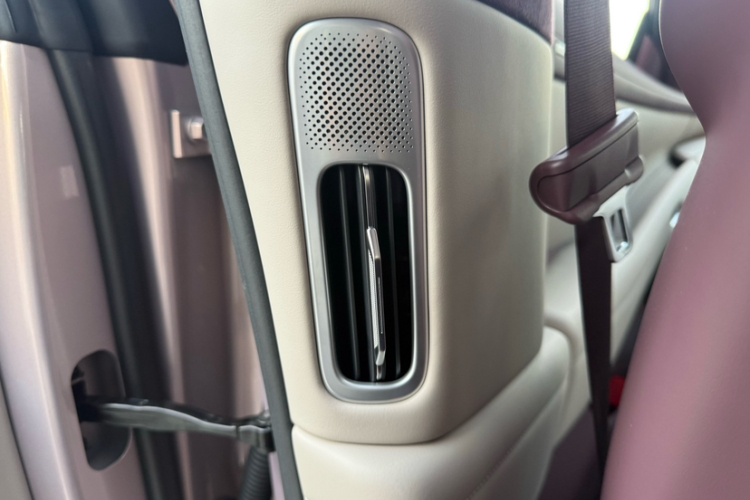 小米汽车 小米YU7 2025 #14 小米汽车 小米YU7 2025 汽车图片 #14