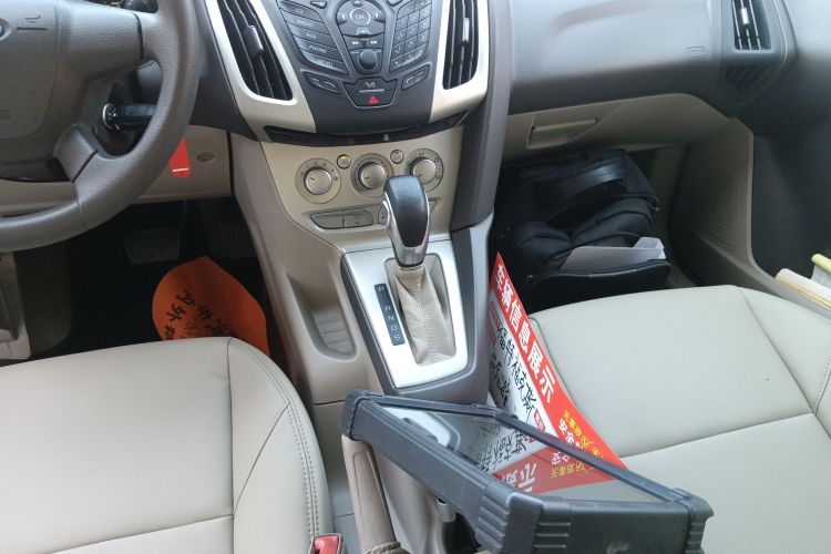 Ford Focus 2015 #14 Ford Focus 2015 car image #14