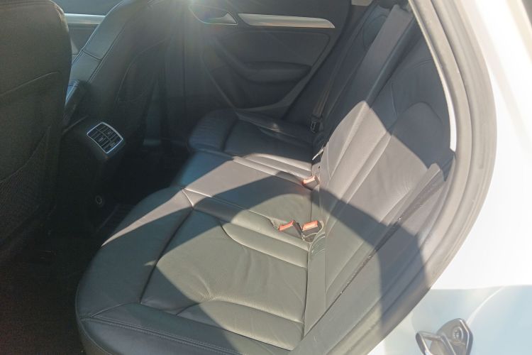 Audi Q3 2016 изображение автомобиля #14