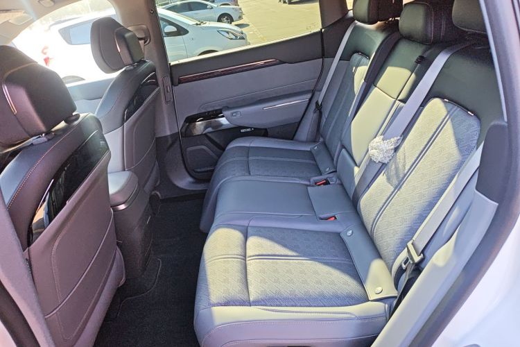 Zeekr 7X 2025 car image #14