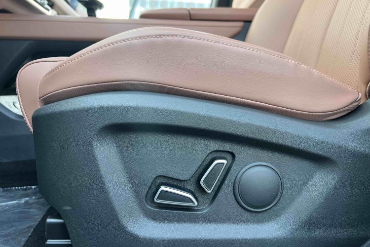 Changan UNI-Z PHEV 2025 car image #14