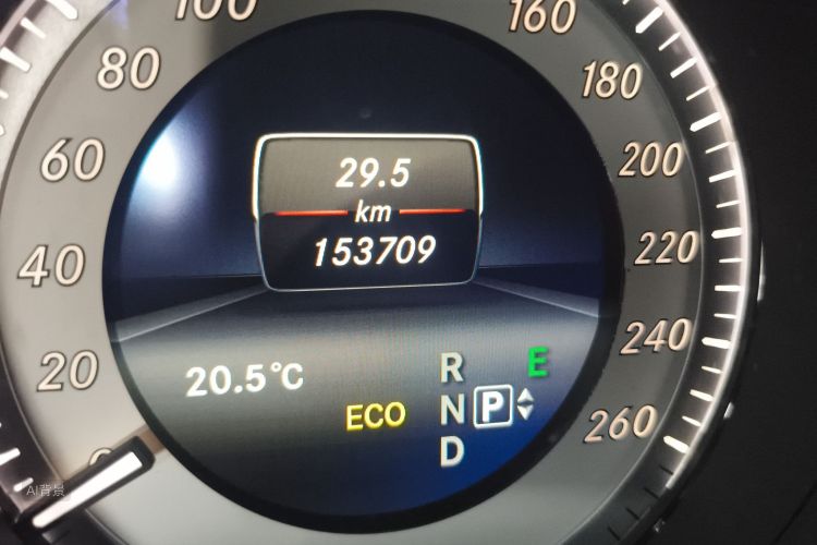 Mercedes-Benz E Class 2014 car image #14
