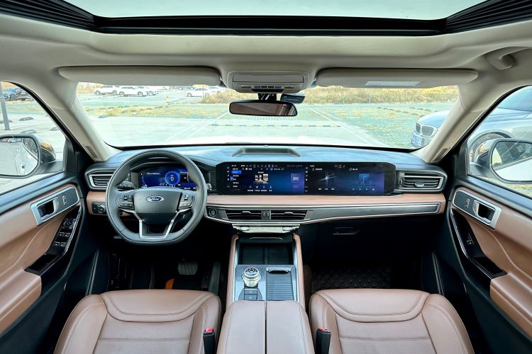 Ford Explorer 2022 car image #14