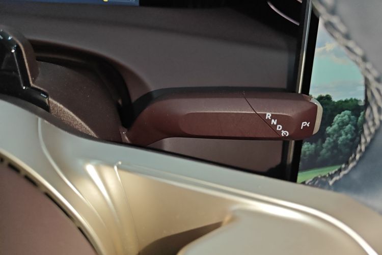 Avatr 11 2024 car image #14