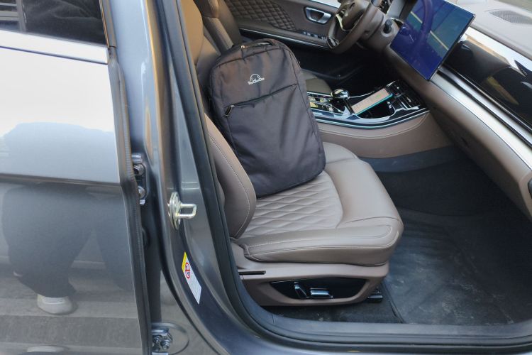 BYD Han 2023 immagine di auto #14