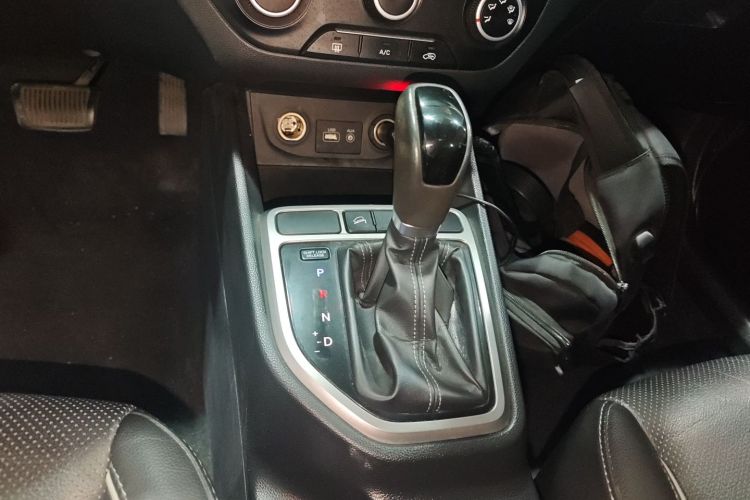 Hyundai ix25 2015 #14 Hyundai ix25 2015 car image #14
