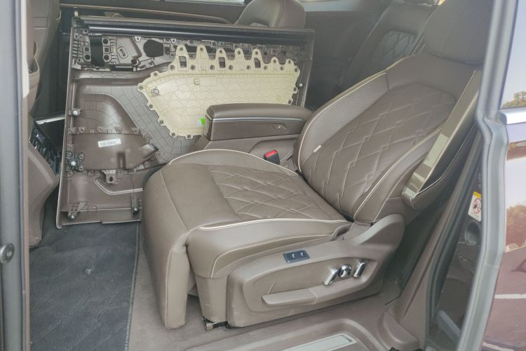 Volkswagen Viloran 2022 car image #14