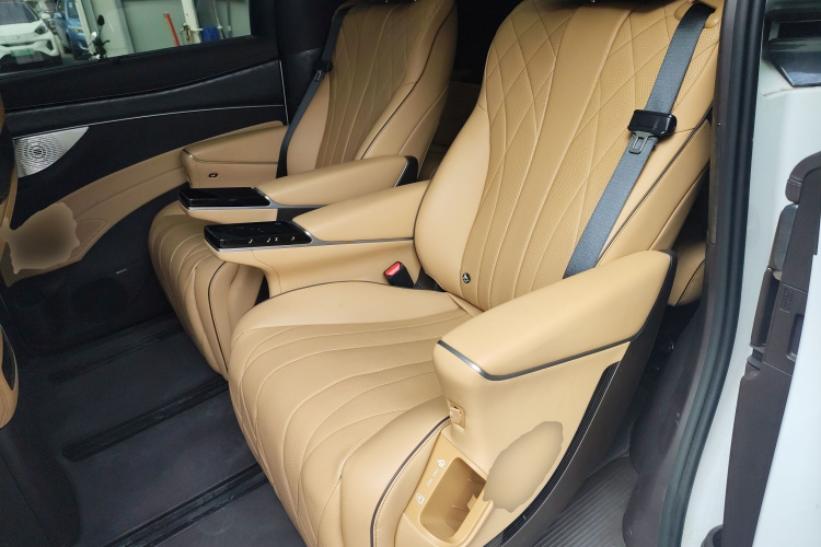 Denza D9 2024 صورة سيارة #14