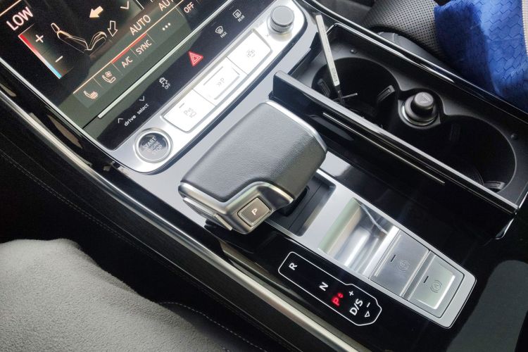 Audi A8 2022 car image #14