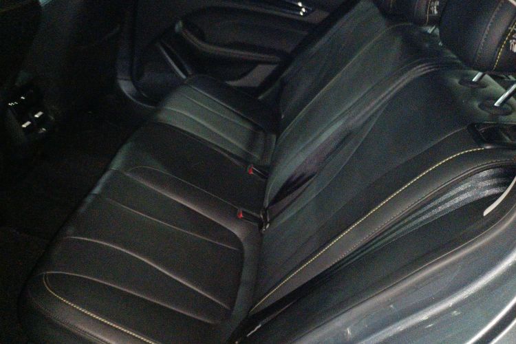 Roewe i5 2021 #14 Roewe i5 2021 car image #14