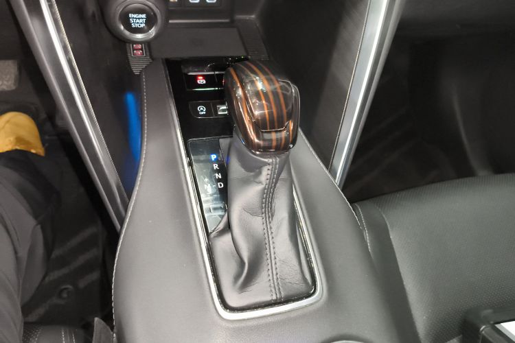 Toyota Harrier 2023 car image #14