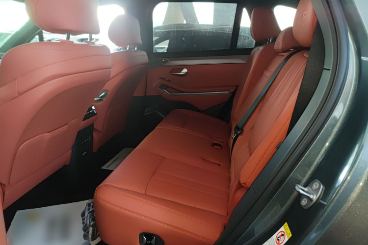 BYD Tang L 2025 صورة سيارة #14