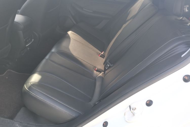 Roewe i5 2019 #14 Roewe i5 2019 car image #14