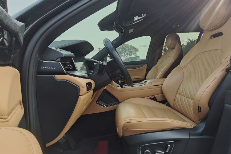 Lynk & Co 09 EM-P 2022 car image #14