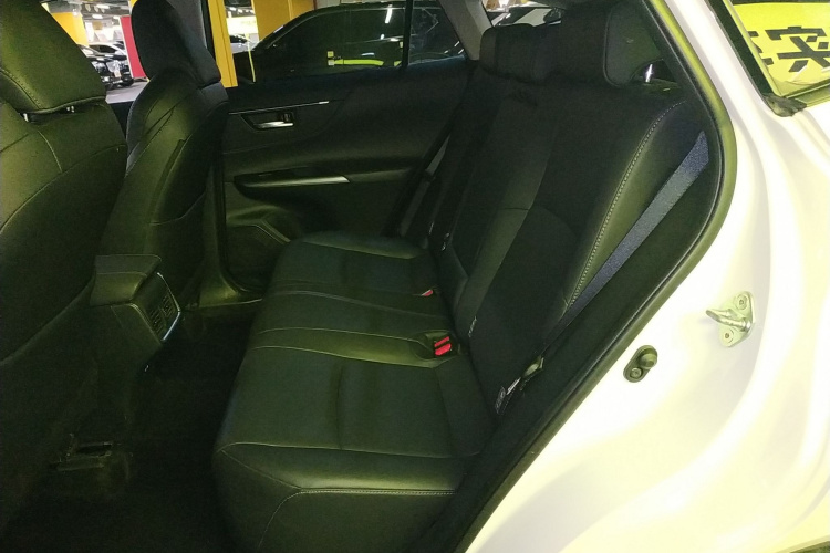 Toyota Venza 2024 صورة سيارة #14