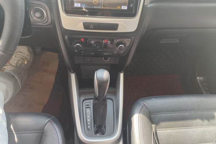 Suzuki Vitara 2016 car image #14