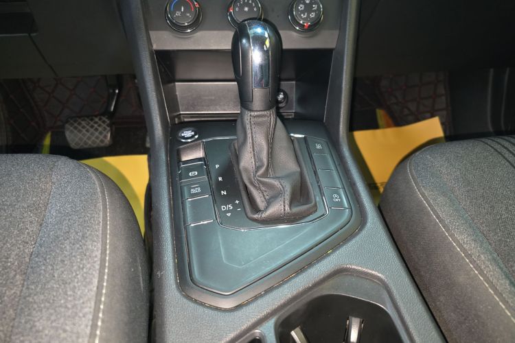 Volkswagen Tharu 2020 car image #14