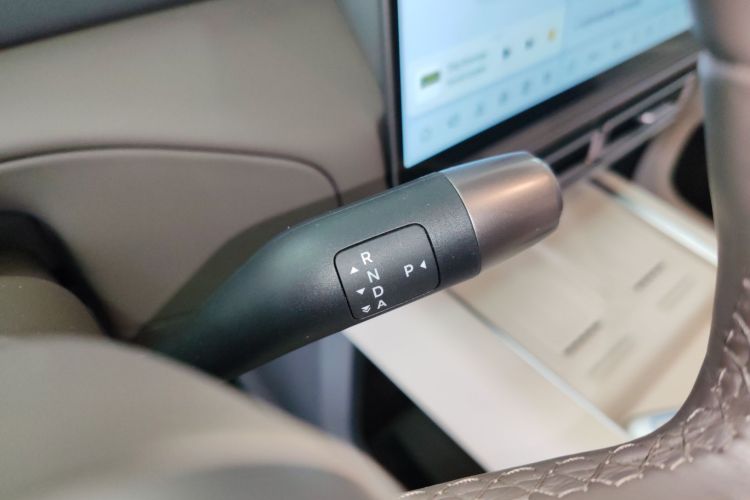 理想汽车 理想MEGA 2025 汽车图片 #14