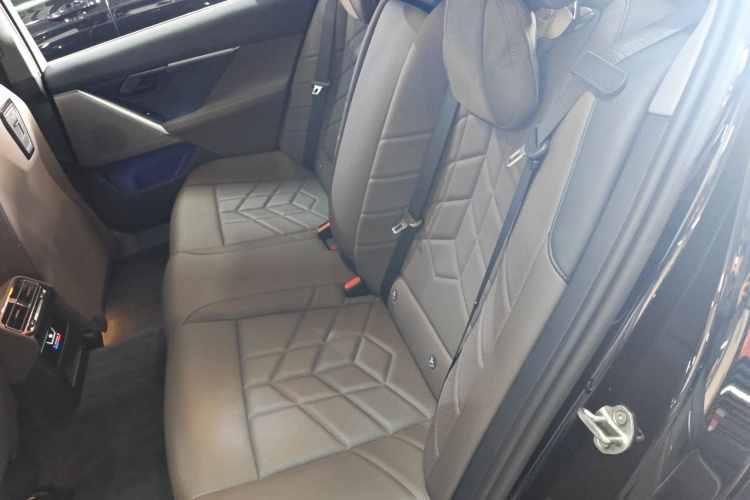 BMW i5 2024 #14 BMW i5 2024 car image #14