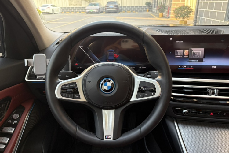 BMW i3 2023 car image #14