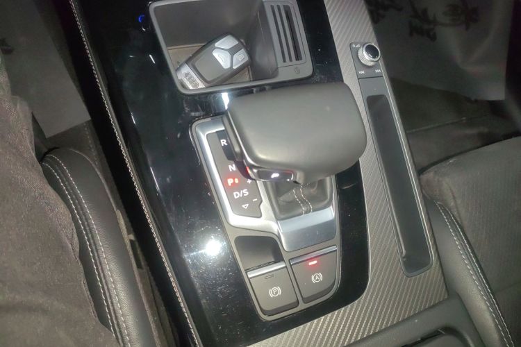 Audi Q5L Sportback 2021 car image #14