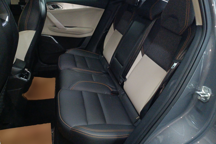 Lynk & Co 06 EM-P 2022 car image #14