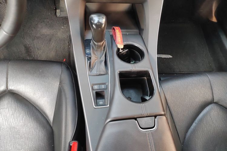 Toyota Avalon 2019 car image #14