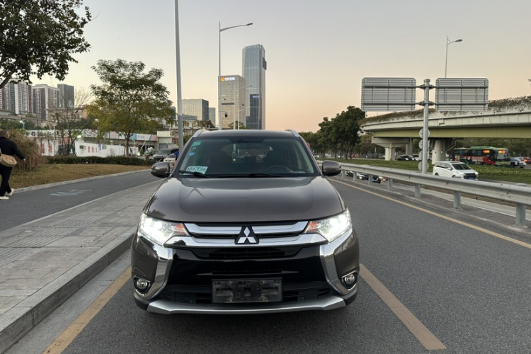 劳斯莱斯 欧蓝德 2017 汽车图片 #14