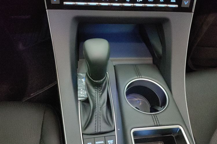 Toyota Avalon 2021 car image #14