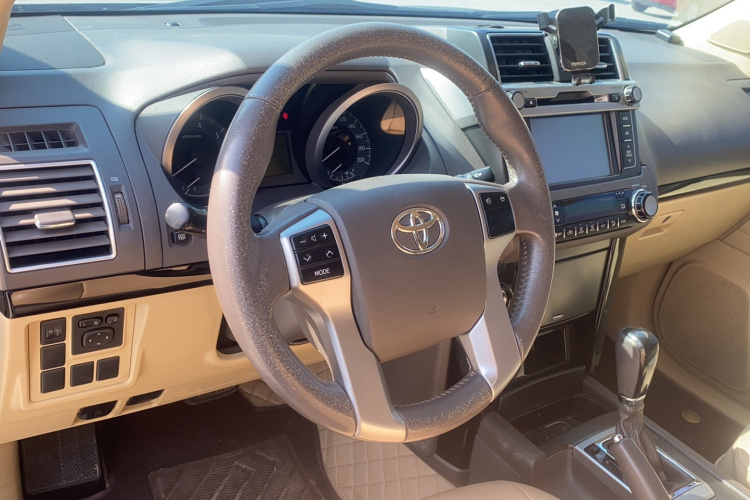 Toyota Land Cruiser Prado 2015 car image #14