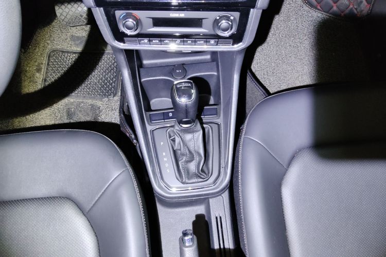 Skoda Rapid 2021 изображение автомобиля #14