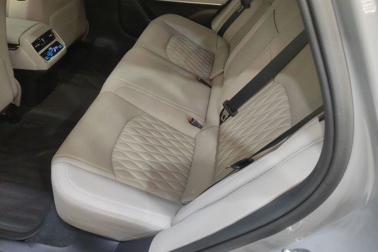 BYD Han 2024 car image #14