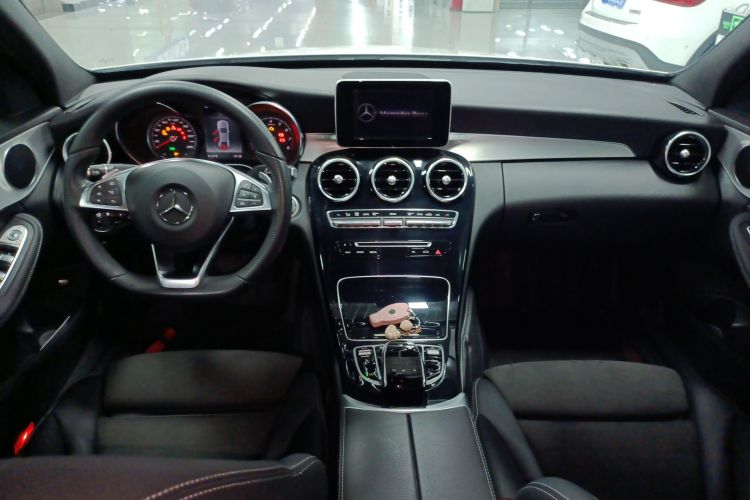 Mercedes-Benz C Class 2018 car image #14