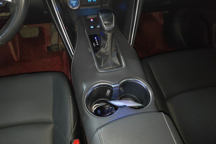 Toyota Venza 2023 immagine di auto #14