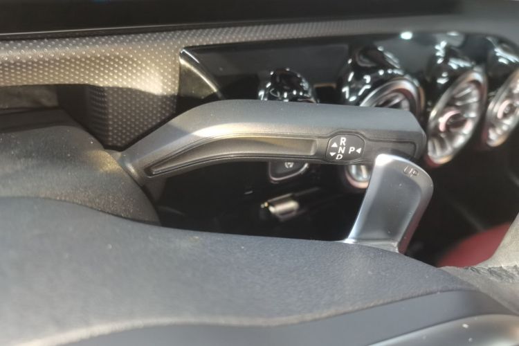 Mercedes-Benz CLA AMG 2022 صورة سيارة #14