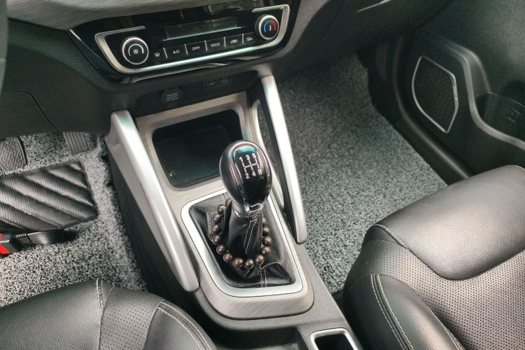 Vision X3 2017 car image #14