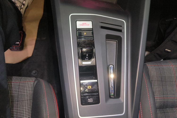 Volkswagen GolfGTI 2022 #14 Volkswagen GolfGTI 2022 immagine di auto #14