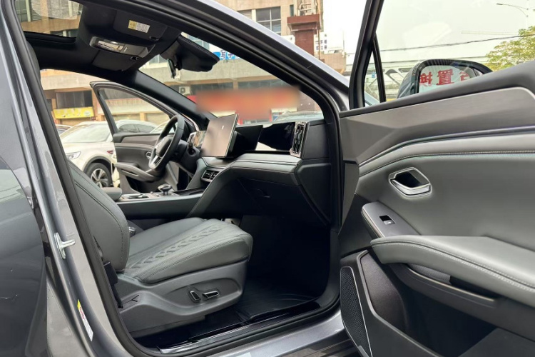 BYD SongL DM-i 2025 car image #14